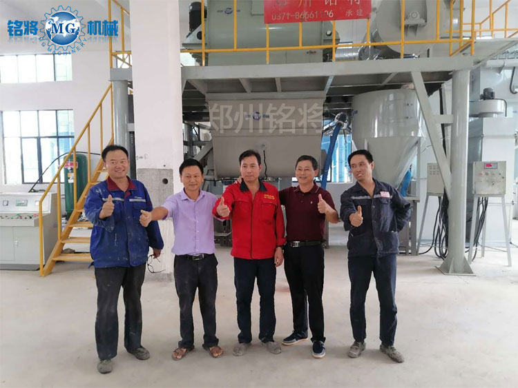 江西膩?zhàn)臃墼O(shè)備安裝現(xiàn)場2 江西膩?zhàn)臃墼O(shè)備安裝現(xiàn)場2