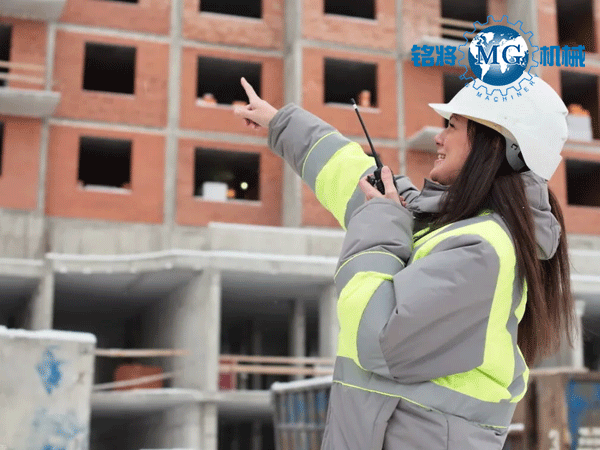 新發(fā)布！河北?。杭訌姳夭牧系纫兹家妆锲肥褂霉芾恚?/></p><p>　　各級住房城鄉(xiāng)建設(shè)主管部門要按照安全生產(chǎn)專項整治三年行動要求，重點加強深基坑、腳手架、高支模、起重機械等危大工程的監(jiān)督檢查，對發(fā)現(xiàn)的問題隱患建立臺賬，逐一整改，逐一銷號。</p><p>　　對存在違法違規(guī)行為、隱患逾期未整改或整改不到位或存在重大安全隱患的責(zé)任單位和責(zé)任人，加大處罰懲戒力度。狠抓反“三違”不放松，抓好建筑施工安全生產(chǎn)“雙控”機制建設(shè)和安全生產(chǎn)標準化，落實安全生產(chǎn)風(fēng)險管控和隱患排查主體責(zé)任，完善“一臺賬三清單”，健全施工現(xiàn)場風(fēng)險辨識標識，促進施工現(xiàn)場標準化管理，切實發(fā)揮“雙控”機制雙重預(yù)防作用。</p><p>　　對存在違法違規(guī)行為、隱患逾期未整改或整改不到位或存在重大安全隱患的責(zé)任單位和責(zé)任人，加大處罰懲戒力度。狠抓反“三違”不放松，抓好建筑施工安全生產(chǎn)“雙控”機制建設(shè)和安全生產(chǎn)標準化，落實安全生產(chǎn)風(fēng)險管控和隱患排查主體責(zé)任，完善“一臺賬三清單”，健全施工現(xiàn)場風(fēng)險辨識標識，促進施工現(xiàn)場標準化管理，切實發(fā)揮“雙控”機制雙重預(yù)防作用。</p><p>　　開展施工現(xiàn)場臨時用房消防安全隱患排查整治。各市要周密部署安排，對在建工程施工現(xiàn)場進行拉網(wǎng)式排查，對于違規(guī)搭建、違規(guī)采用耐火性不符合要求材料的用房，該整改的整改，該拆除的拆除，于5月15日前全部整治到位，并在今后工作中加強管理，杜絕此類情況重復(fù)出現(xiàn)。</p>
					</div>
					<div   id=